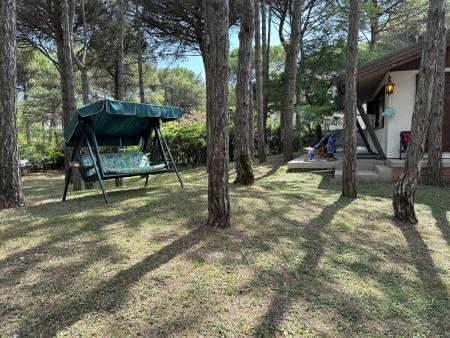 Freistehende Villa in einem grandiosen grünen Park