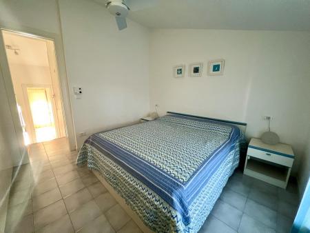 Reihenvilla mit Pool und Garten