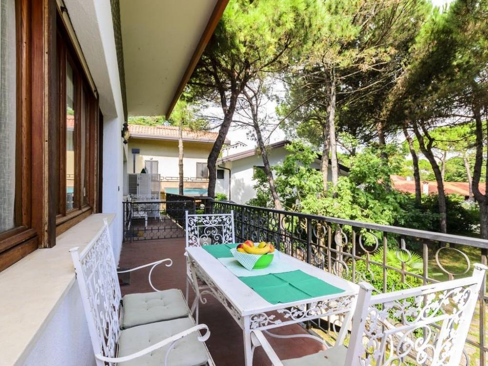 3-Zimmer-Wohnung Wohnung mit 2 Schlafzimmer und Garten in Lignano Pineta innen