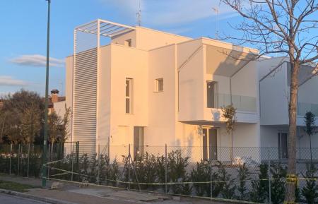 Reihenhaus quadrilocale in ruhiger Lage in Viale Europa 124