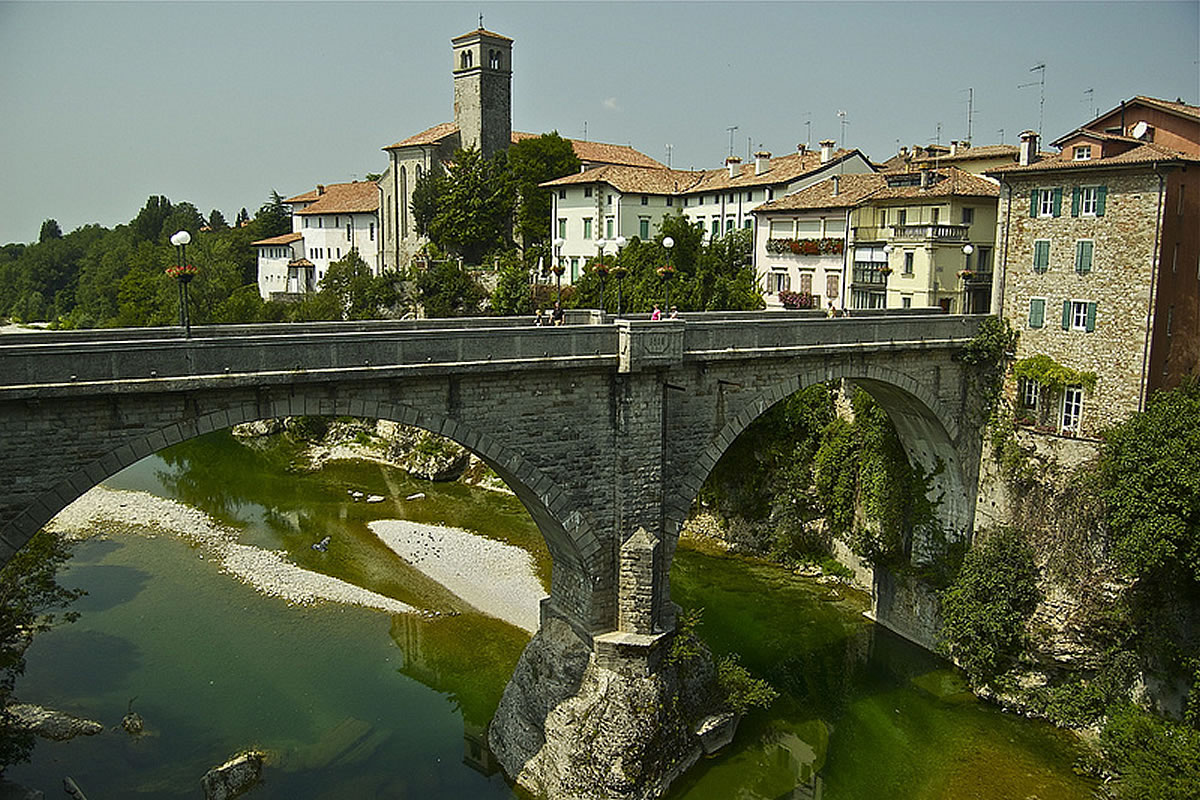 Cividale, Blick auf die Stadt, Teufelsbrücke
