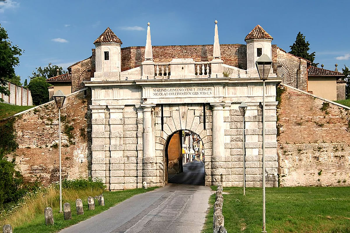 Palmanova - Blick auf das Tor Mittelalterlichen historischen