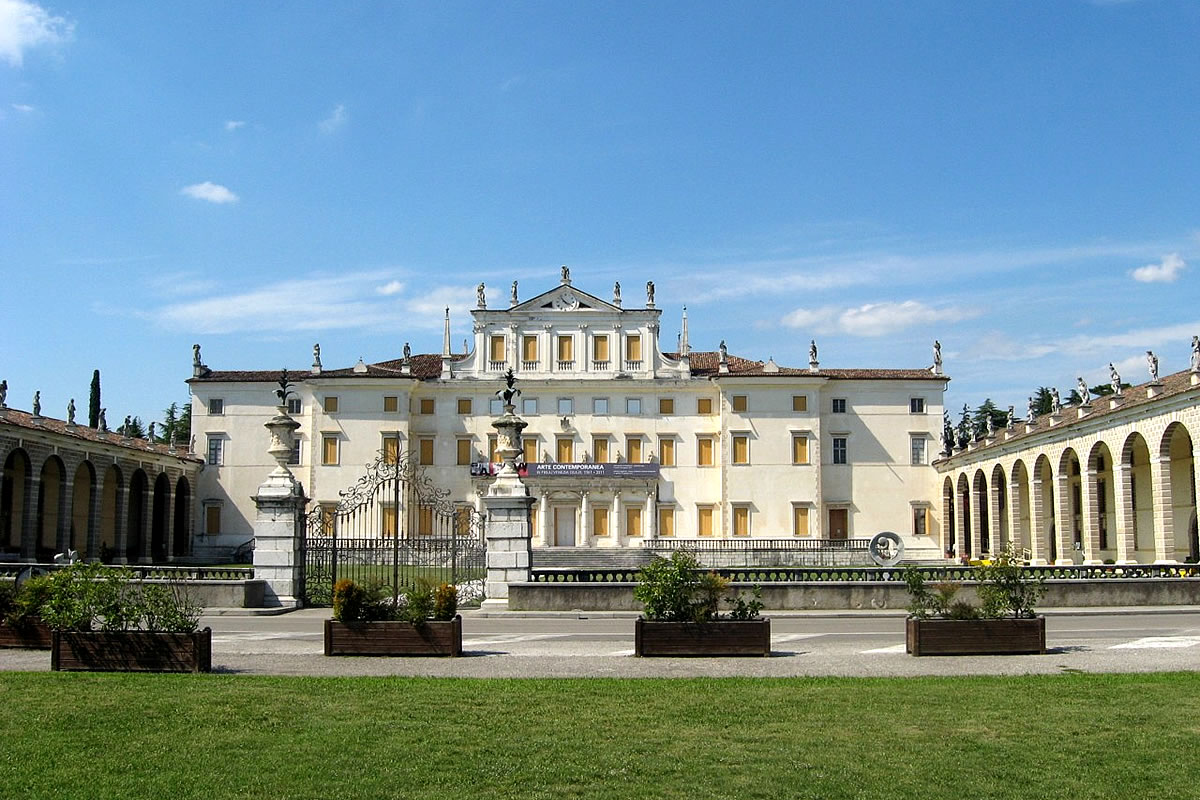 Villa Manin Passariano, Blick auf den Hauptbau