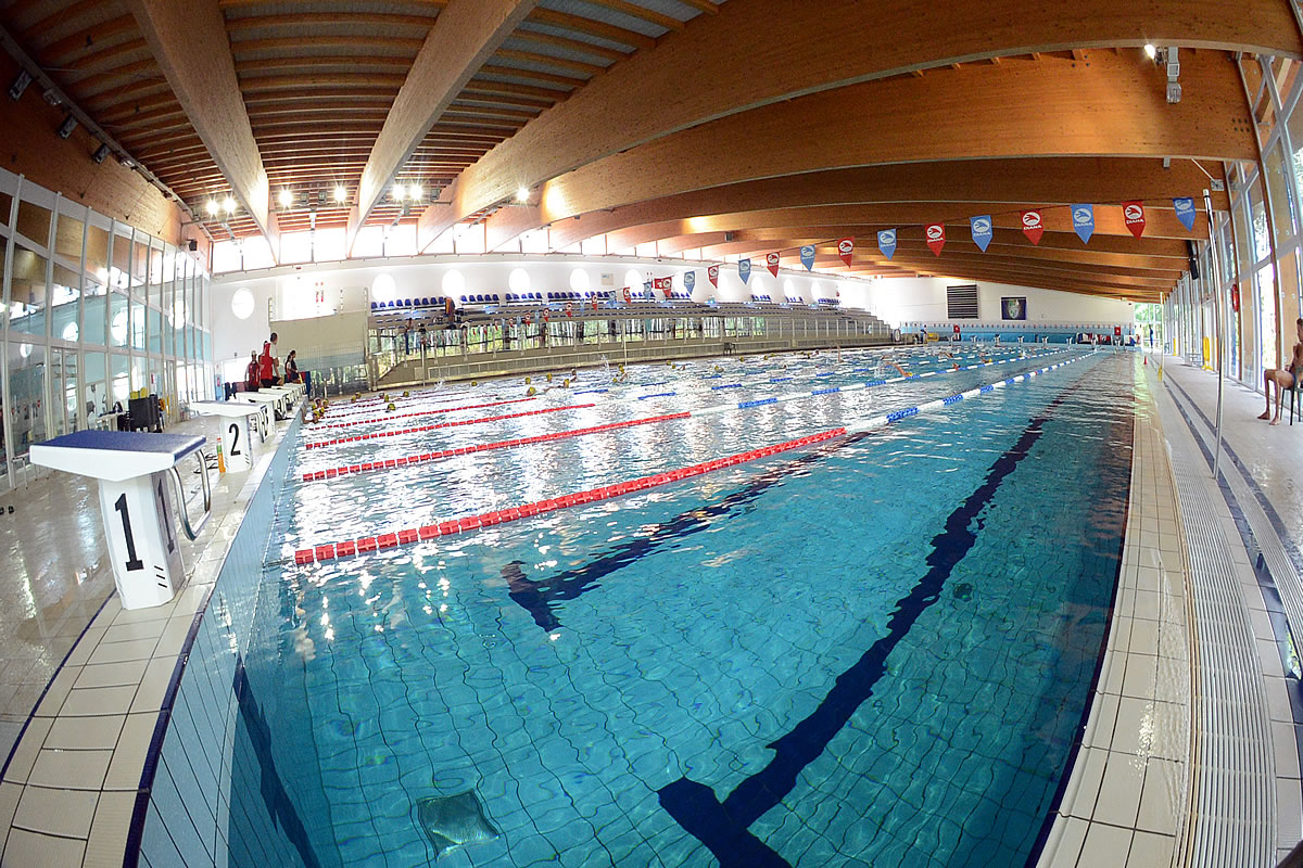 Schwimmkurse und Schwimmbad in Lignano