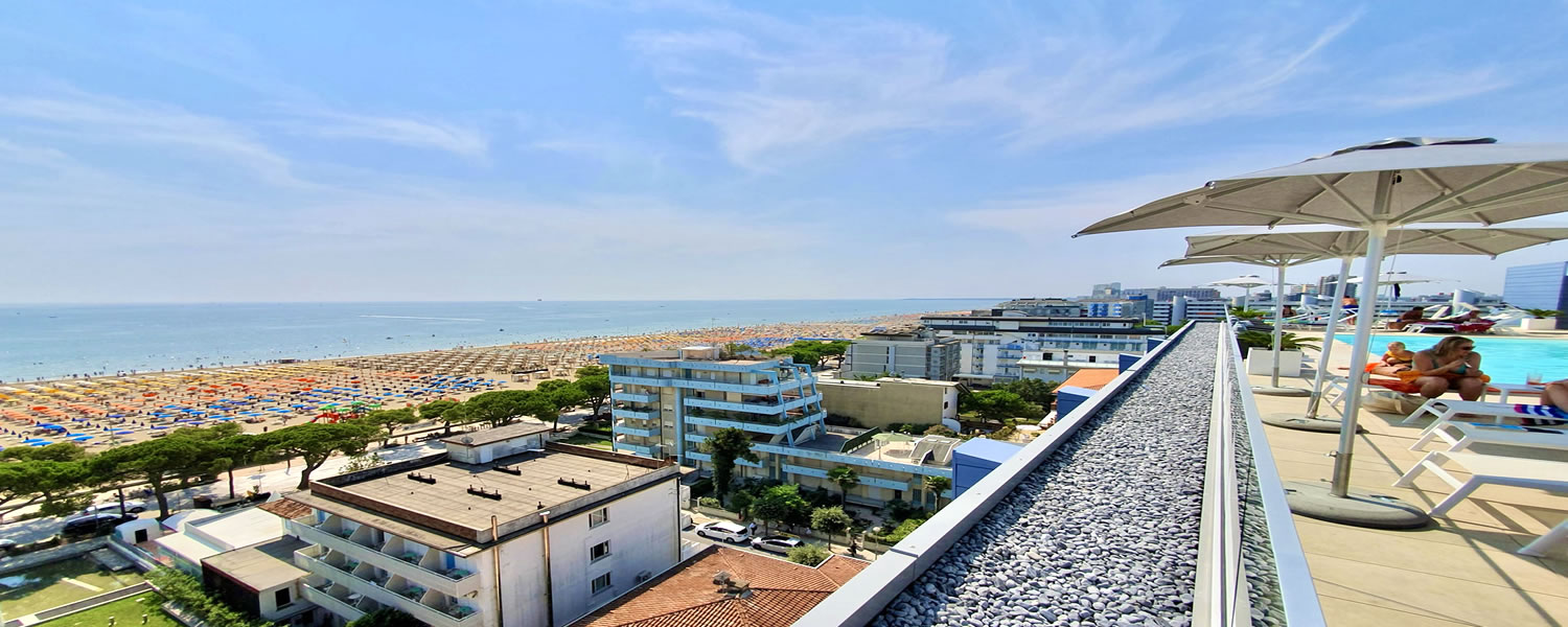 Hotel mit Schwimmbad und Meerblick in Lignano Sabbiadoro