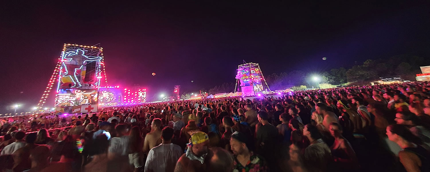 Tolles Konzert am Strand bis zum Abend